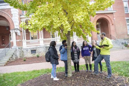 Agnes Scott Arboretum students